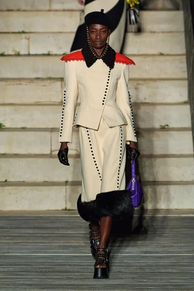 Look 52